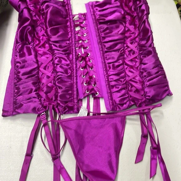 Vintage Fredrick's of Hollywood Sexy Lingerie Fushia Corset Garter Set NWOT  - threedaughtersproperties.com